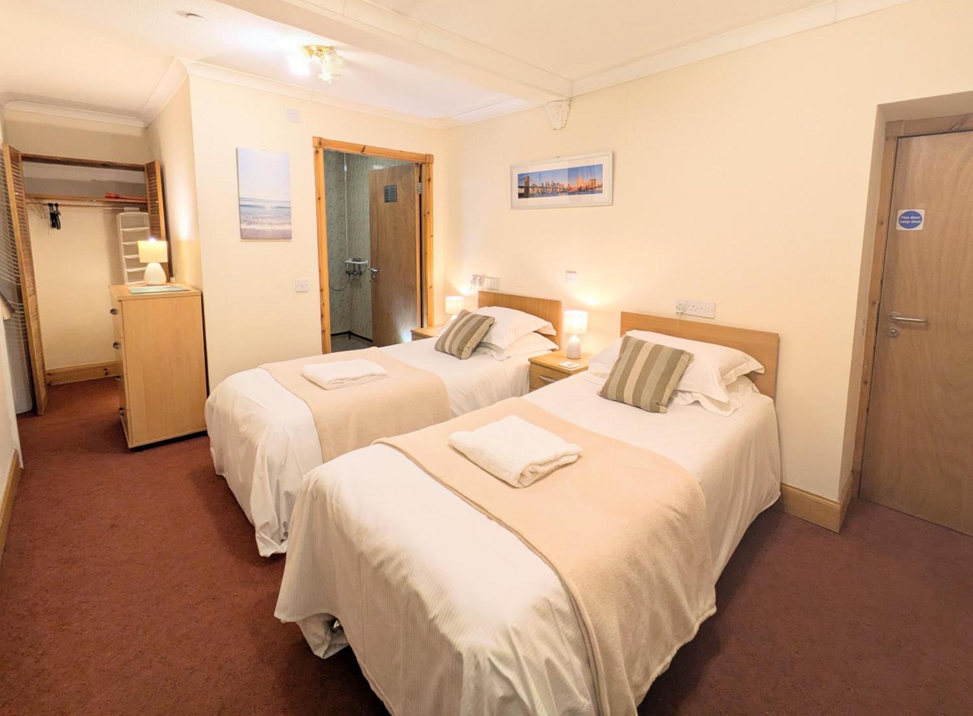 Hollybank - Ensuite Room & Use Of Large Shared Kitchen ดัมฟรีส์ ภายนอก รูปภาพ