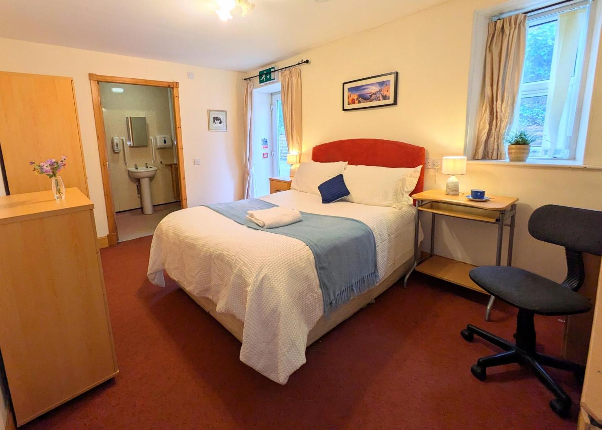 Hollybank - Ensuite Room & Use Of Large Shared Kitchen ดัมฟรีส์ ภายนอก รูปภาพ